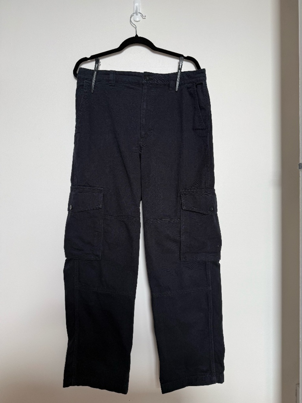 Aritzia TNA Straight Leg Cargo Pants